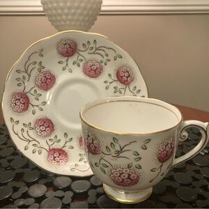 Pretty Vintage Roslyn Fine Bone China Teacup and Saucer Set perfect